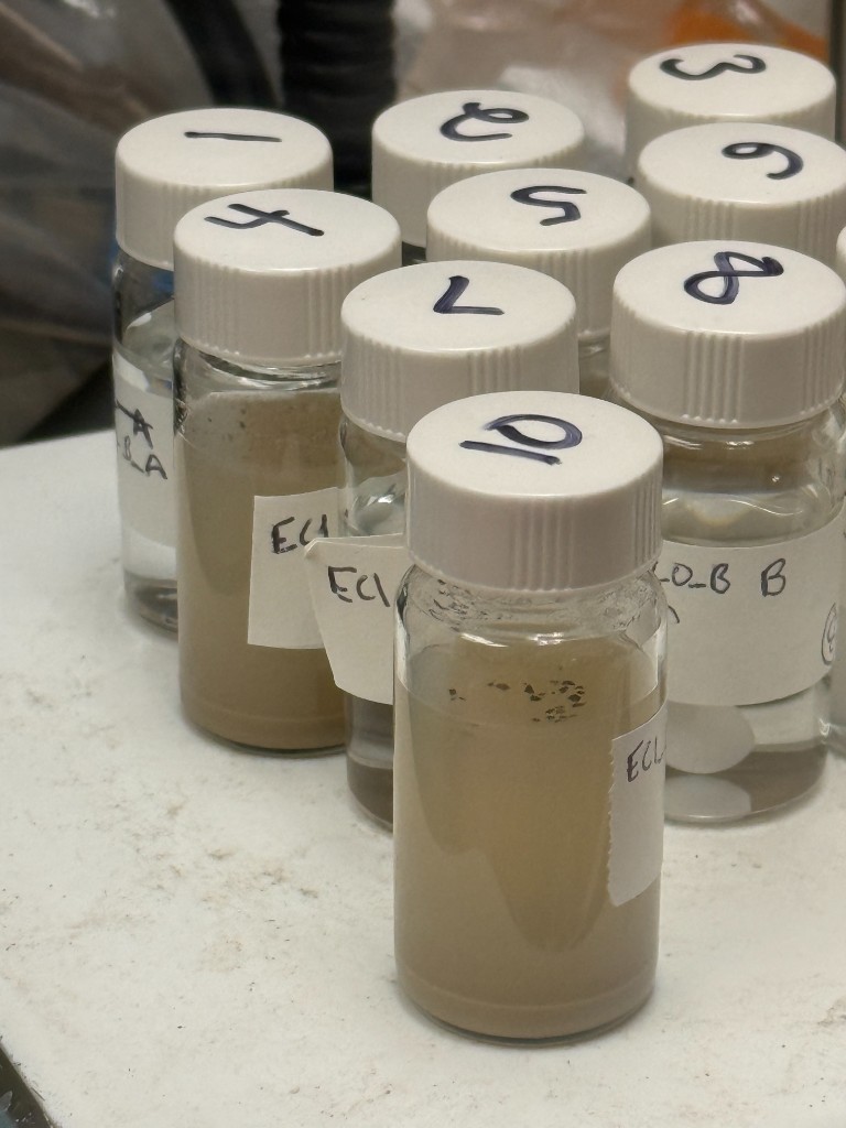 Enceladus analogue experiment vials